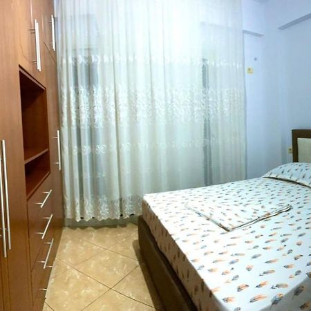 Honey Apartment Near Port Of Saranda Buitenkant foto