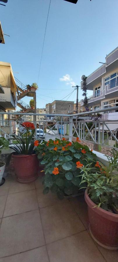 Honey Apartment Near Port Of Saranda Buitenkant foto